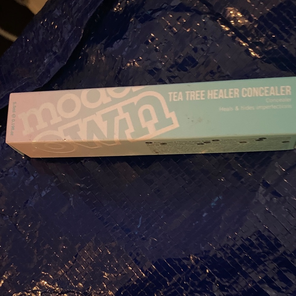 Tea Tree Healer Concealer - Mint Box